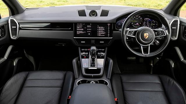 Porsche Cayenne Dashboard