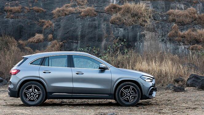 Mercedes-Benz GLA Right Side View