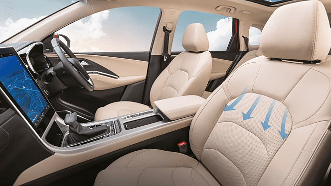 MG Hector Plus Front Row Seats