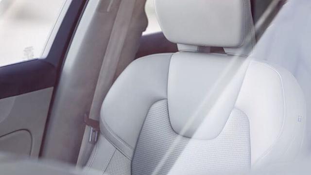 Volvo XC60 Front Seat Headrest