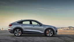 Audi e-tron Sportback Right Side View