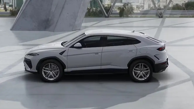 Lamborghini Urus SE Left Side View