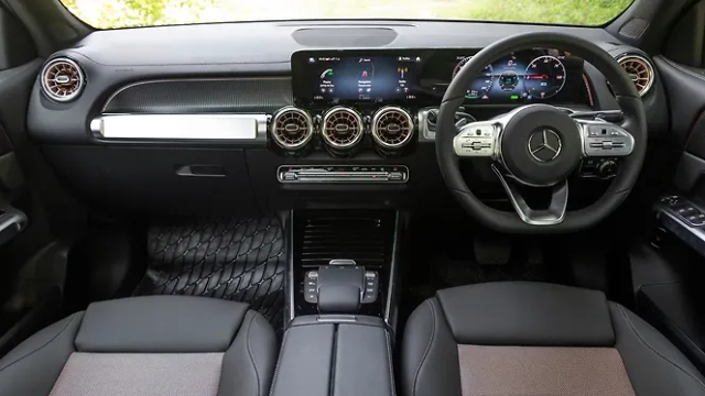 Mercedes-Benz EQB Dashboard