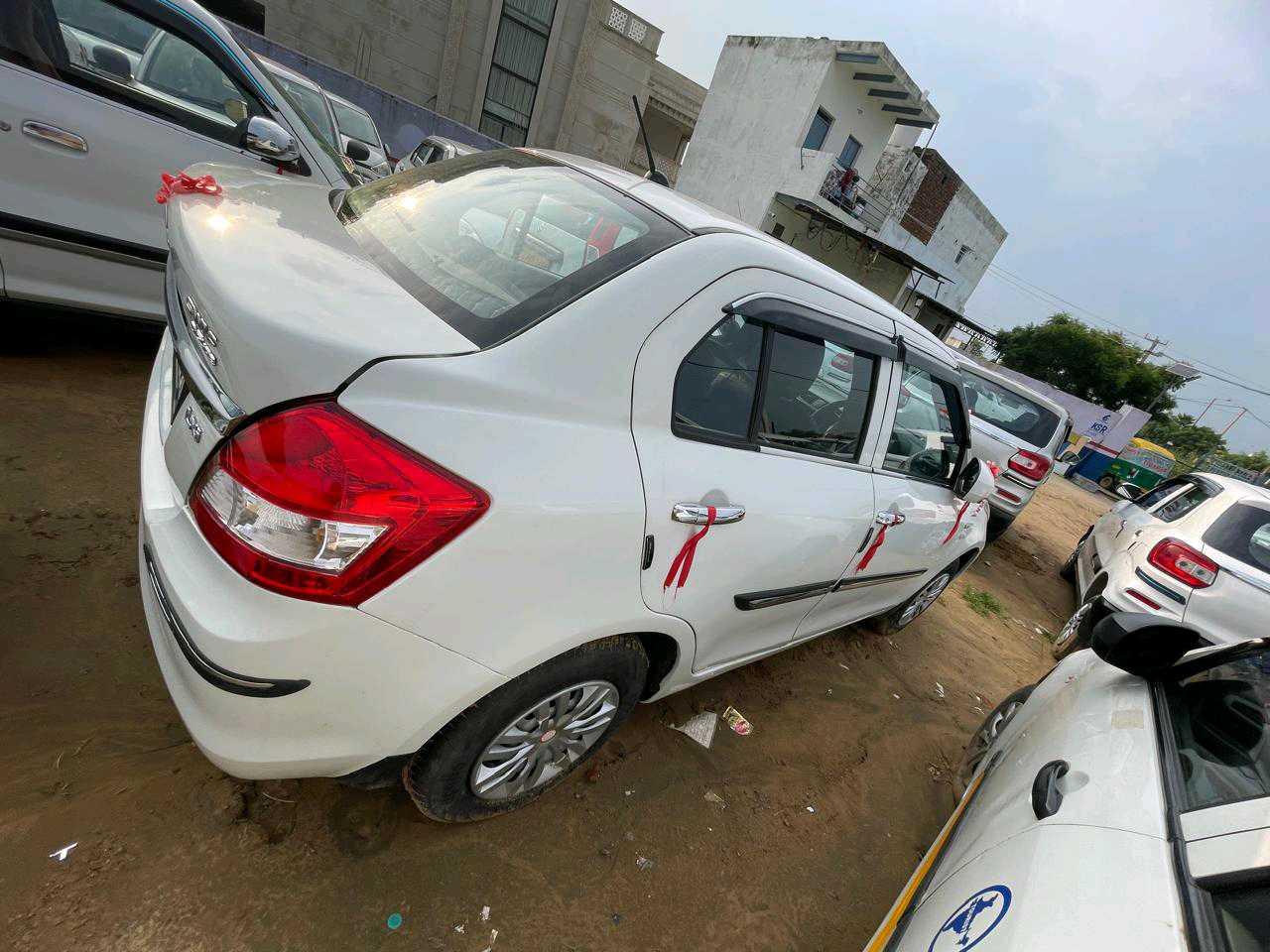 MARUTI SUZUKI DZIRE LXI CNG