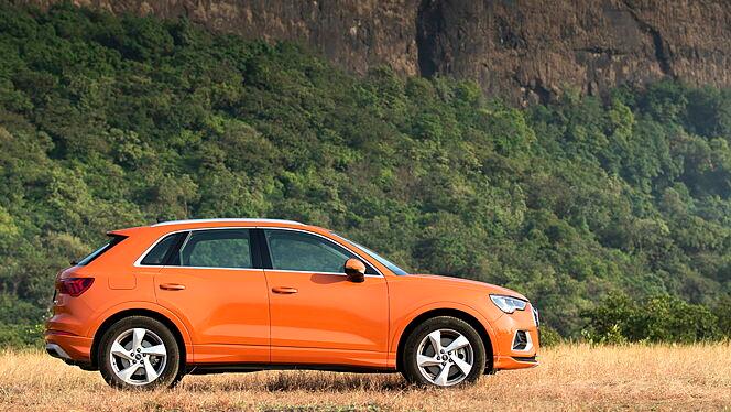 Audi Q3 Right Side View