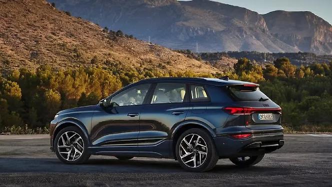 Audi Q6 e-tron Left Side View