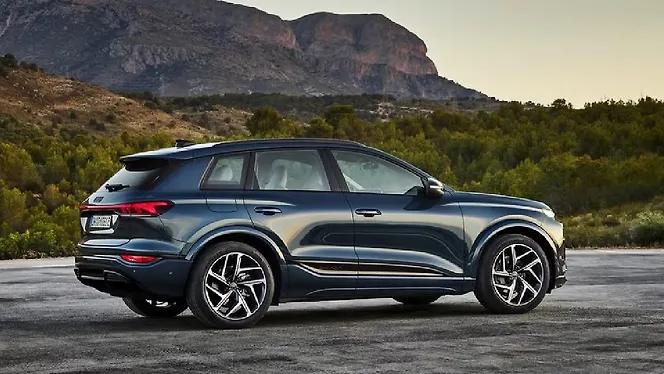Audi Q6 e-tron Right Side View