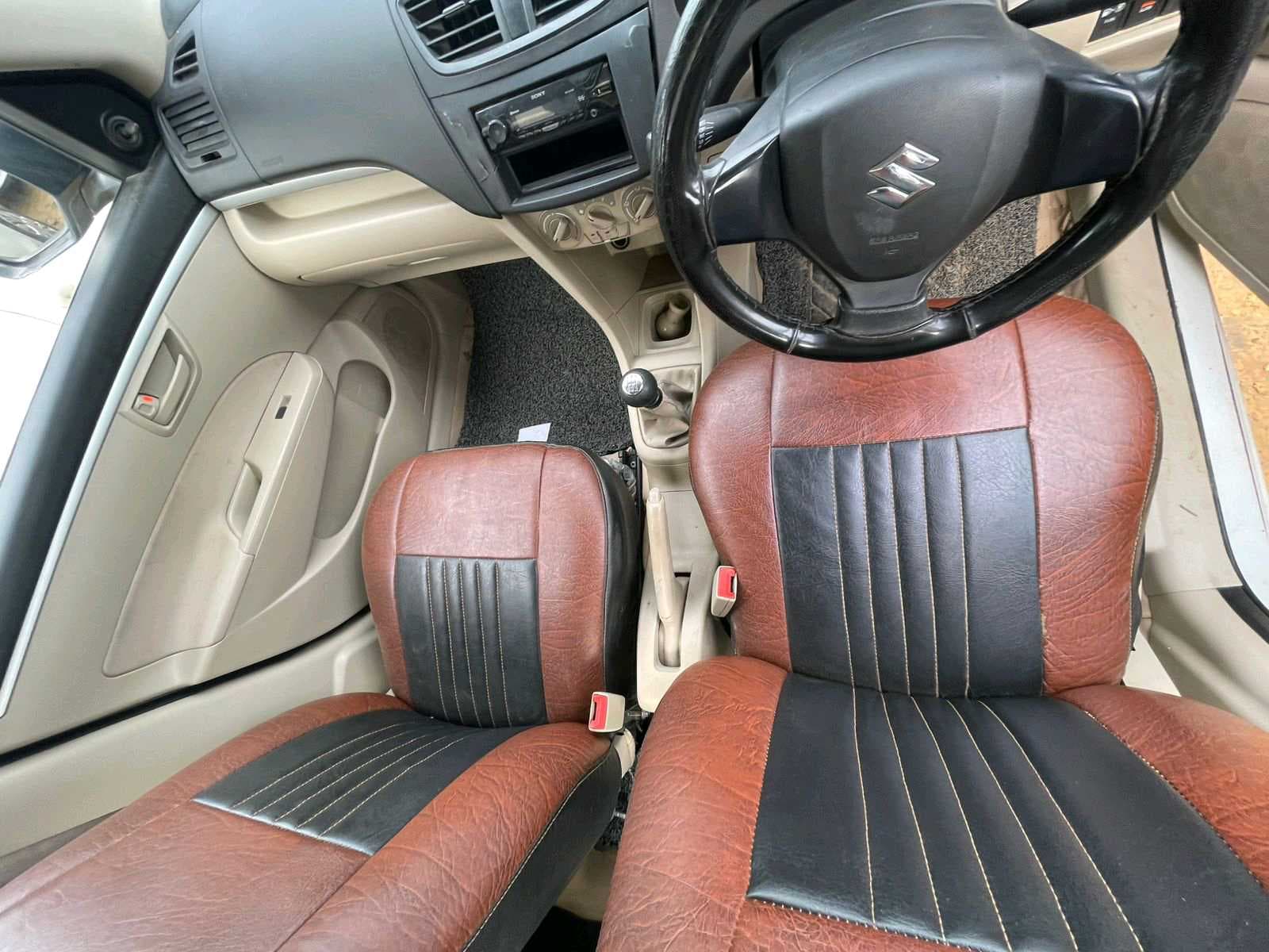 INTERIOR image for MARUTI SUZUKI DZIRE LXI CNG | Hooter