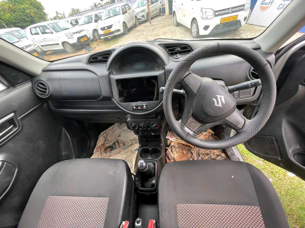 INTERIOR image for MARUTI SUZUKI S-PRESSO LXI CNG | Hooter