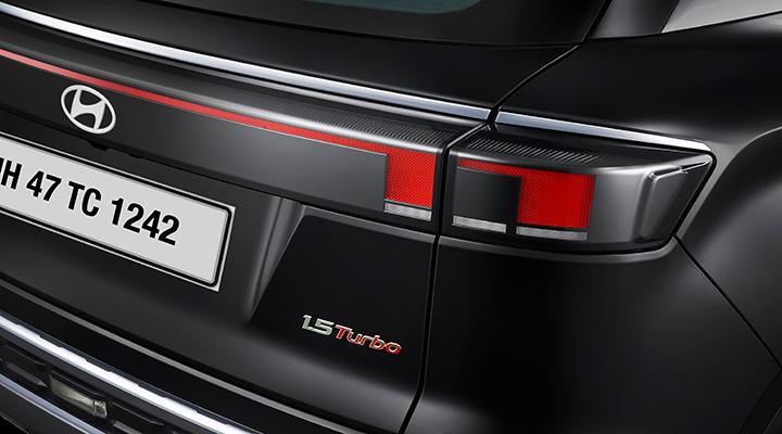 TAIL LAMP GARNISH