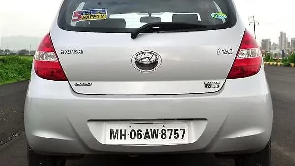 Hyundai i20 [2010-2012] Rear View | Hooter