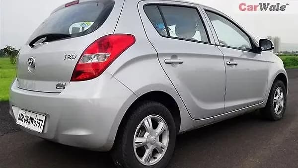 Hyundai i20 [2010-2012] Left Rear Three Quarter | Hooter
