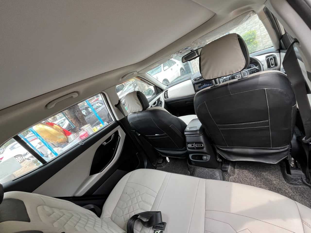 INTERIOR image for CRETA 1.5 CRDI AT SX | Hooter