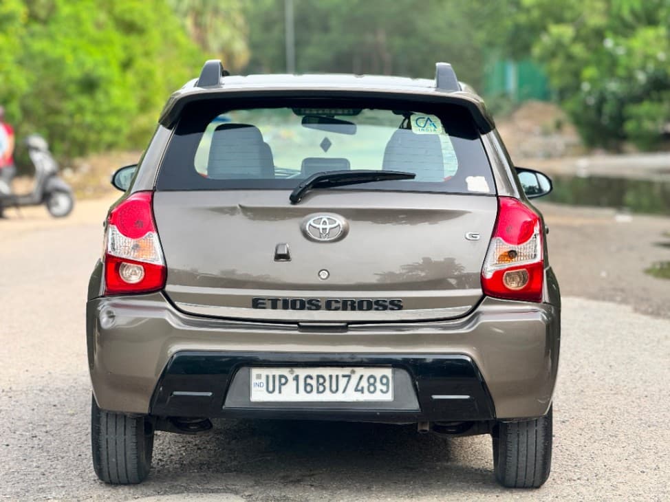 COLOR image for TOYOTA ETIOS CROSS G X-EDITION | Hooter