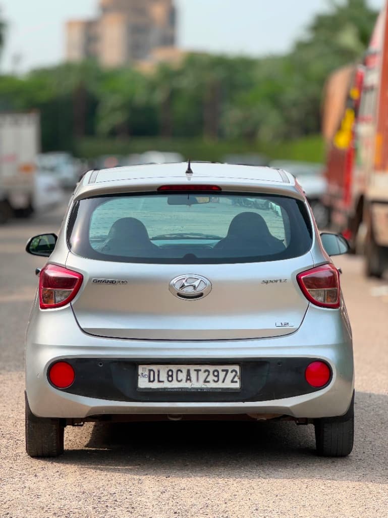 COLOR image for GRAND I10 SPORTZ 1.2 | Hooter