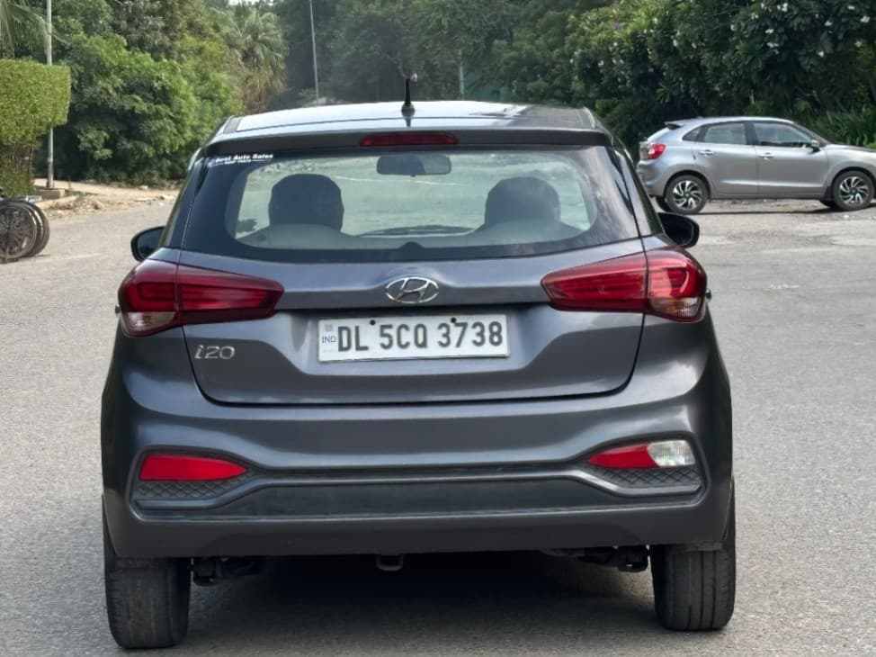 COLOR image for I20 MAGNA EXECUTIVE | Hooter