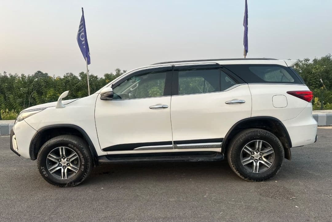EXTERIOR image for Fortuner | Hooter