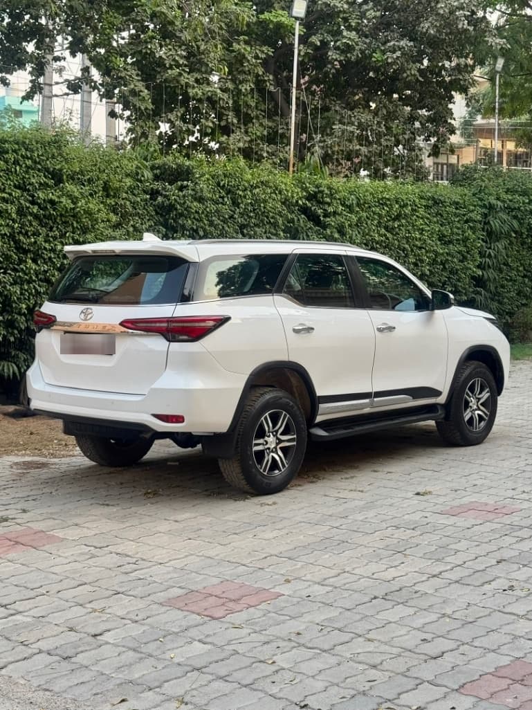 EXTERIOR image for Fortuner | Hooter