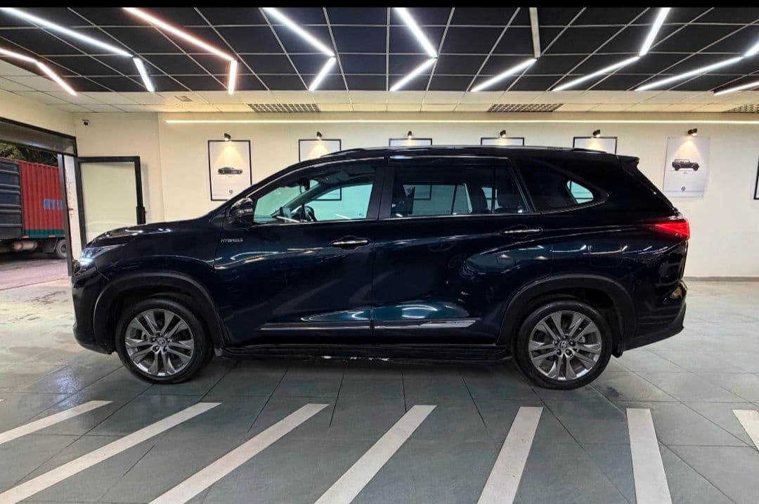 EXTERIOR image for INNOVA HYCROSS HYBRID ZX(7S) | Hooter