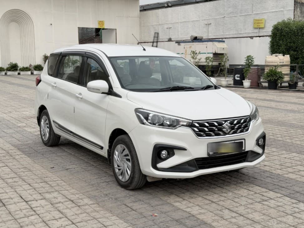 EXTERIOR image for ERTIGA VXI CNG | Hooter