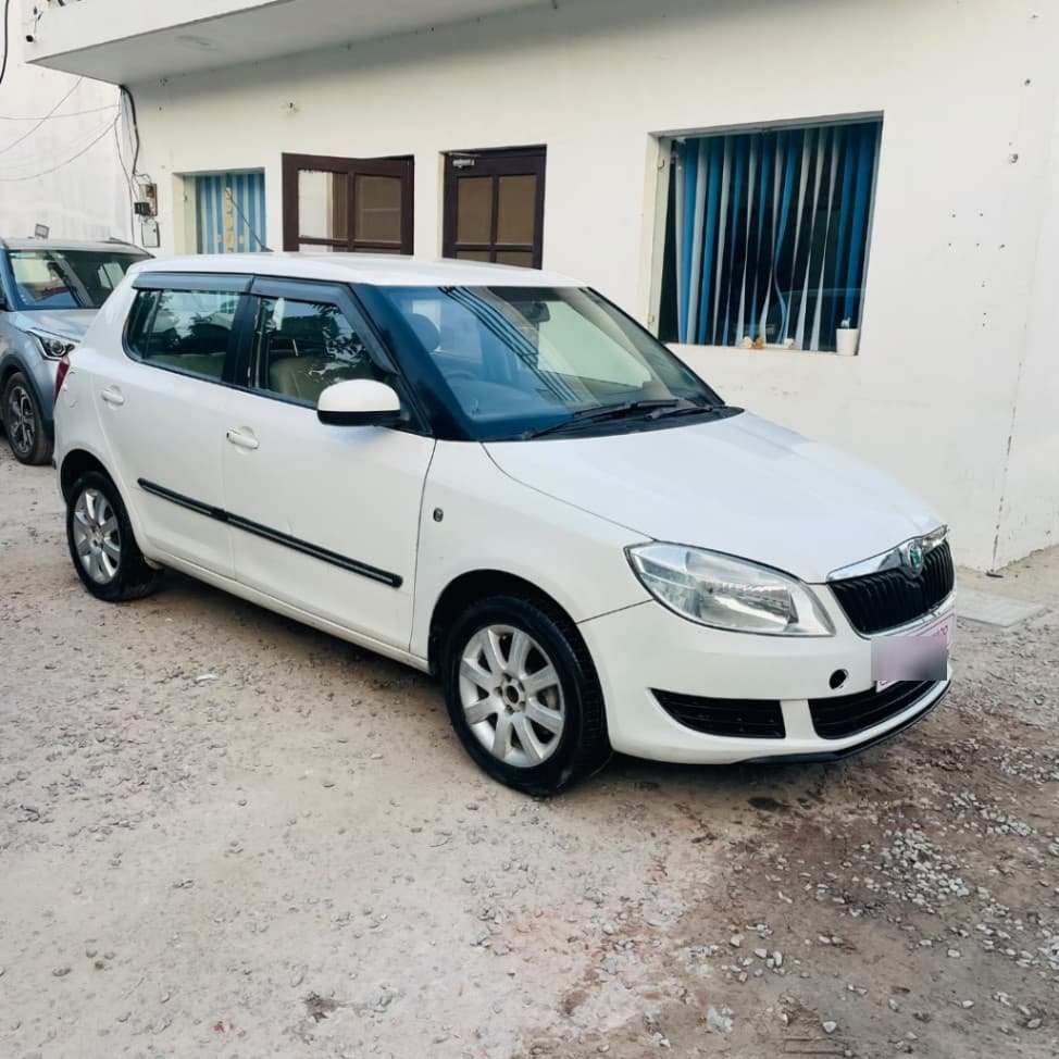 EXTERIOR image for Fabia | Hooter