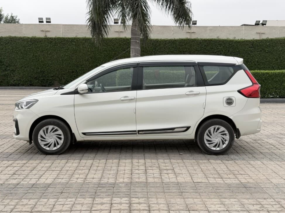 EXTERIOR image for ERTIGA VXI CNG | Hooter