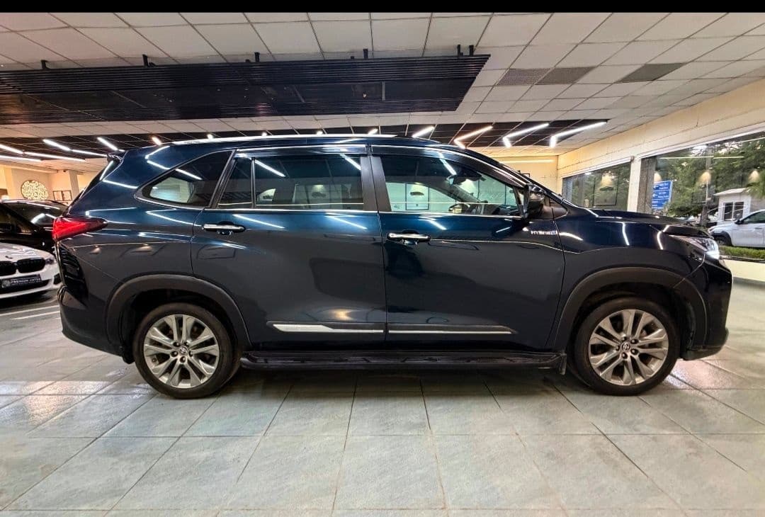 EXTERIOR image for INNOVA HYCROSS HYBRID ZX(7S) | Hooter