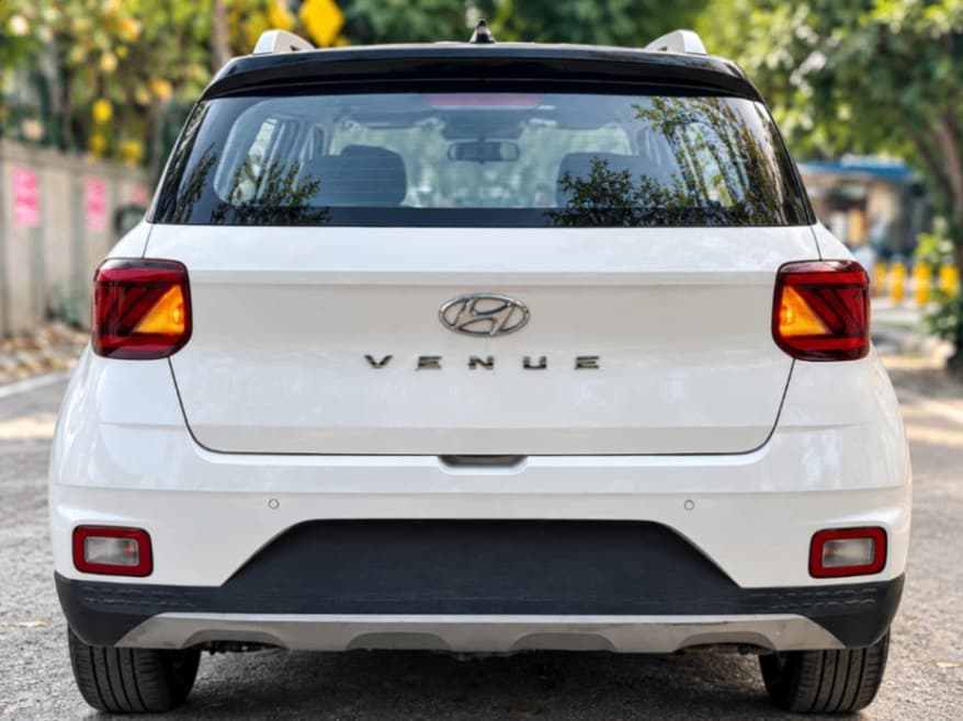 EXTERIOR image for VENUE 1.5 CRDI MT S | Hooter