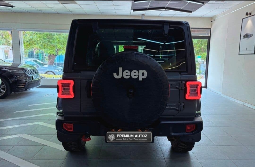 EXTERIOR image for Wrangler | Hooter