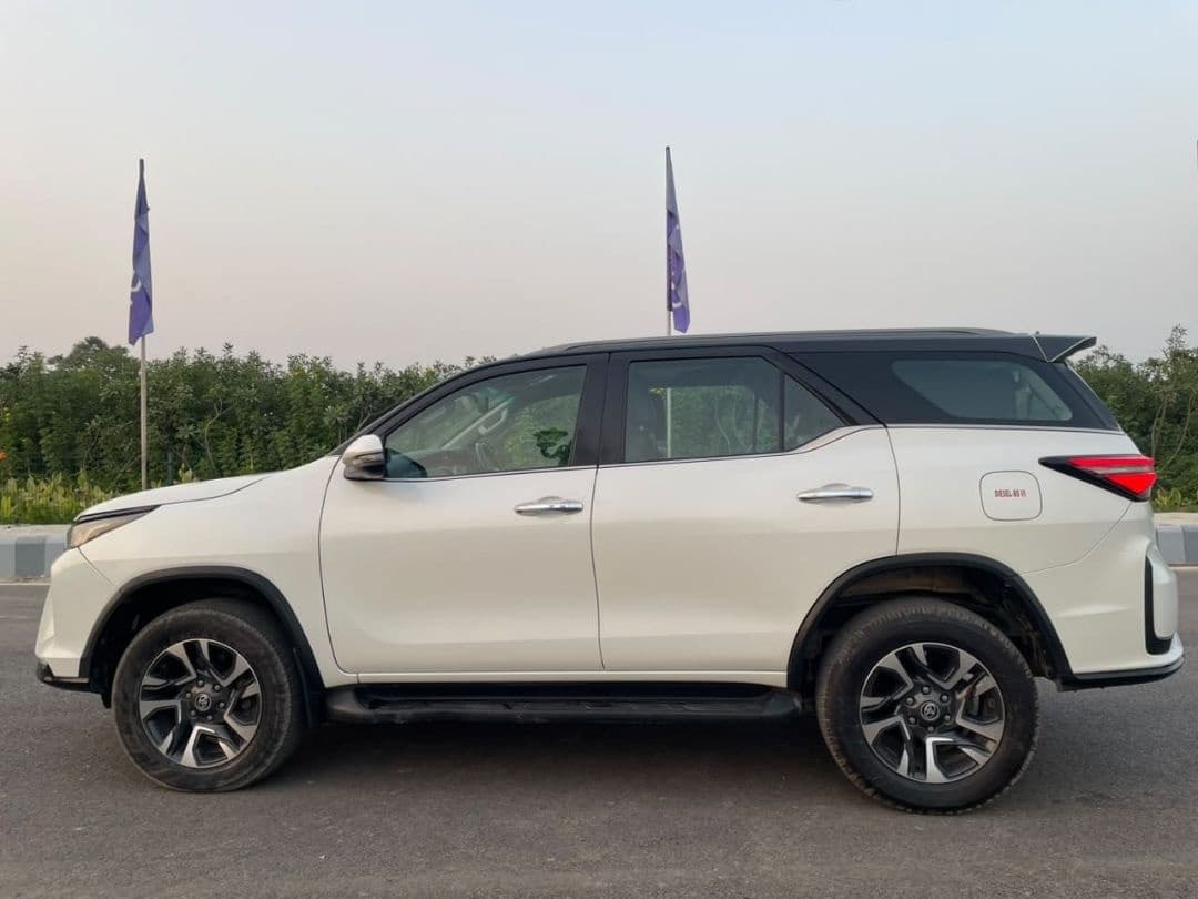 EXTERIOR image for Fortuner Legender | Hooter