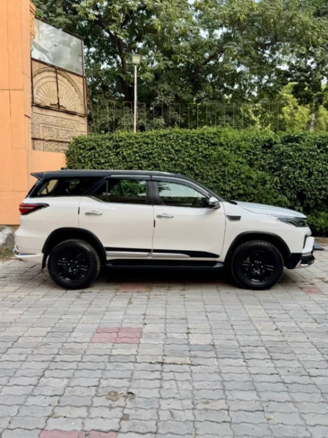 EXTERIOR image for FORTUNER (LEADER EDITION, MT) | Hooter