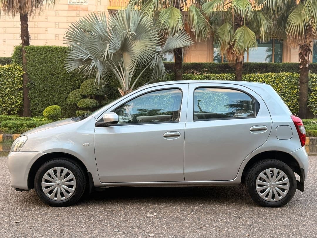 EXTERIOR image for TOYOTA ETIOS LIVA G M | Hooter