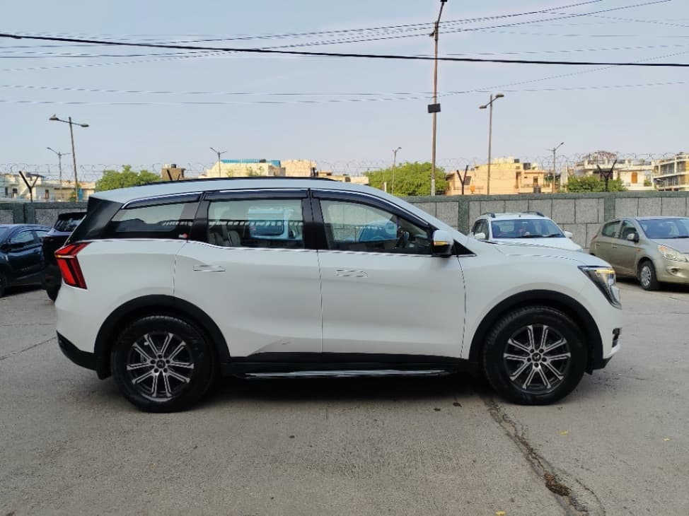 EXTERIOR image for XUV700 | Hooter