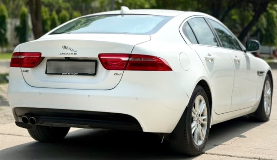 EXTERIOR image for JAGUAR XE 2.0L DIESEL PRESTIGE | Hooter