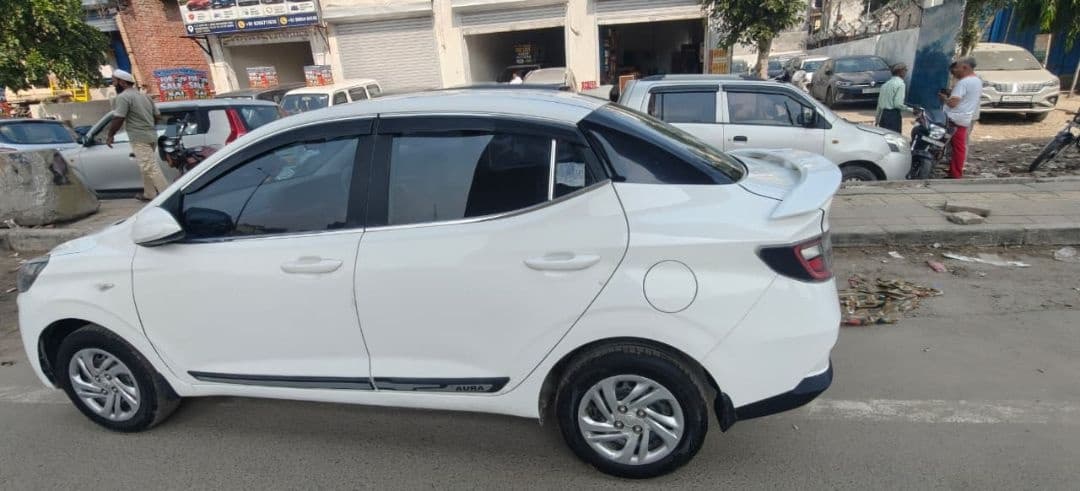 EXTERIOR image for AURA 1.2MT CNG S | Hooter