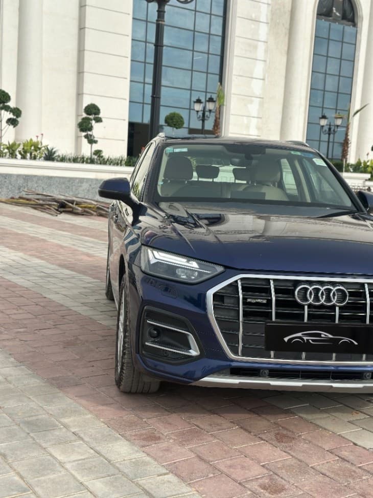 EXTERIOR image for Q5 | Hooter