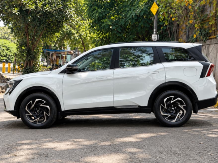 EXTERIOR image for Mahindra XUV 7XO | Hooter