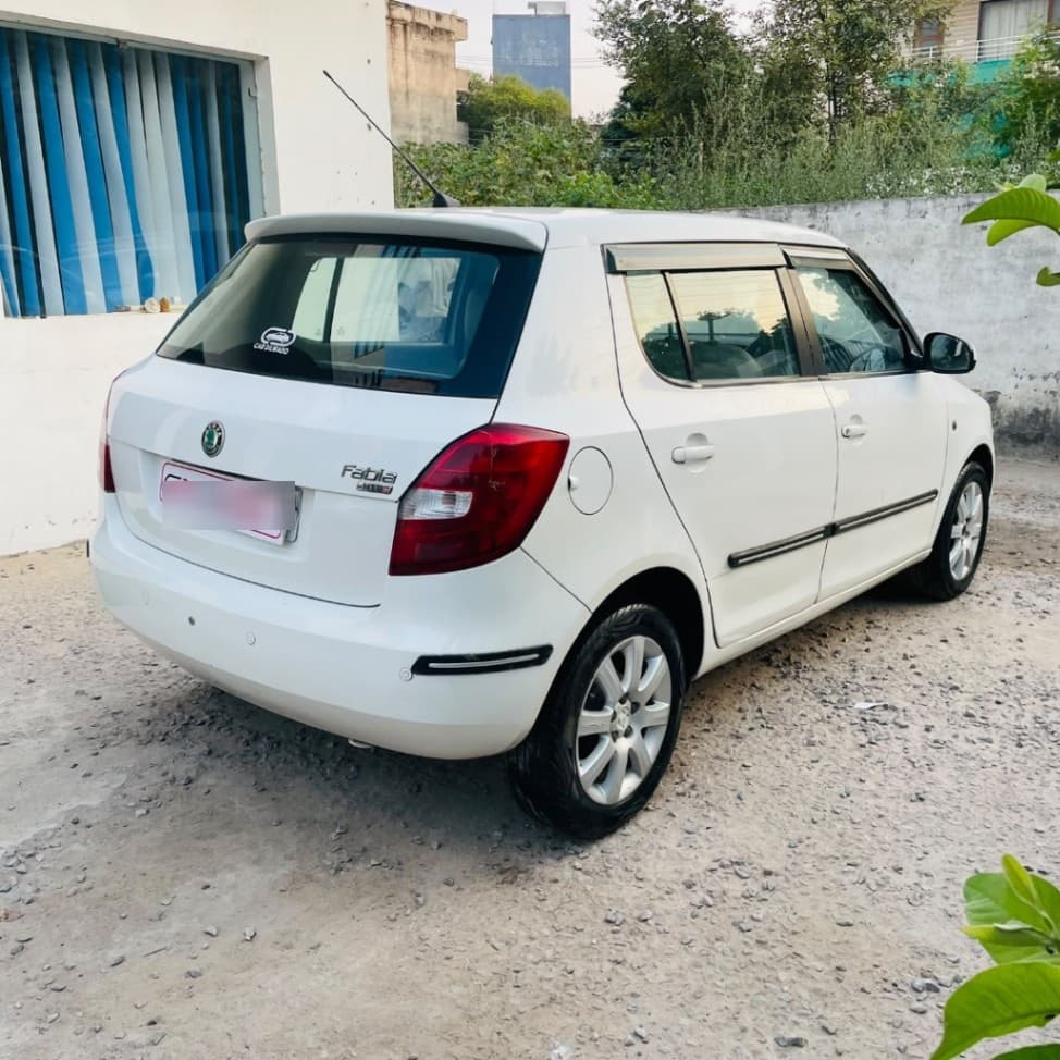 EXTERIOR image for Fabia | Hooter