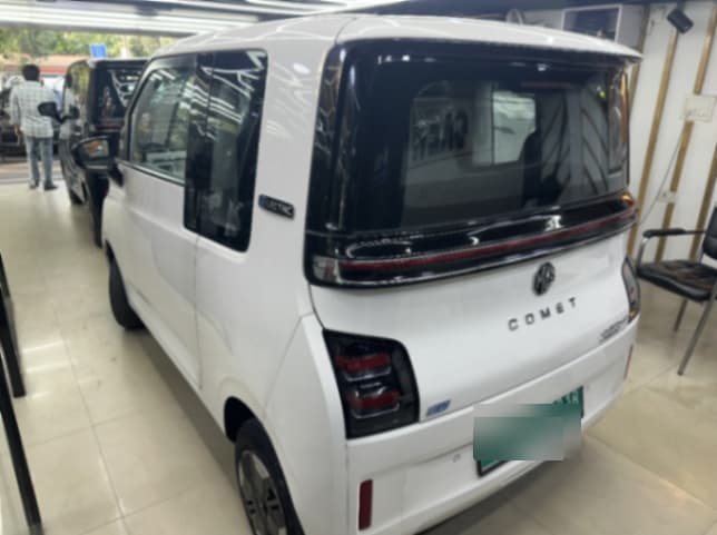 EXTERIOR image for COMET EV PLAY | Hooter