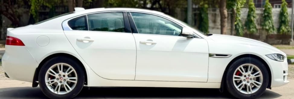 EXTERIOR image for JAGUAR XE 2.0L DIESEL PRESTIGE | Hooter