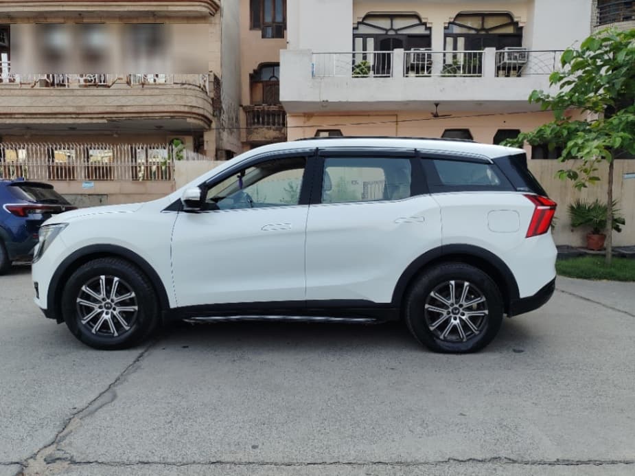 EXTERIOR image for XUV700 | Hooter