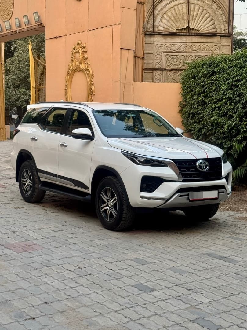EXTERIOR image for Fortuner | Hooter