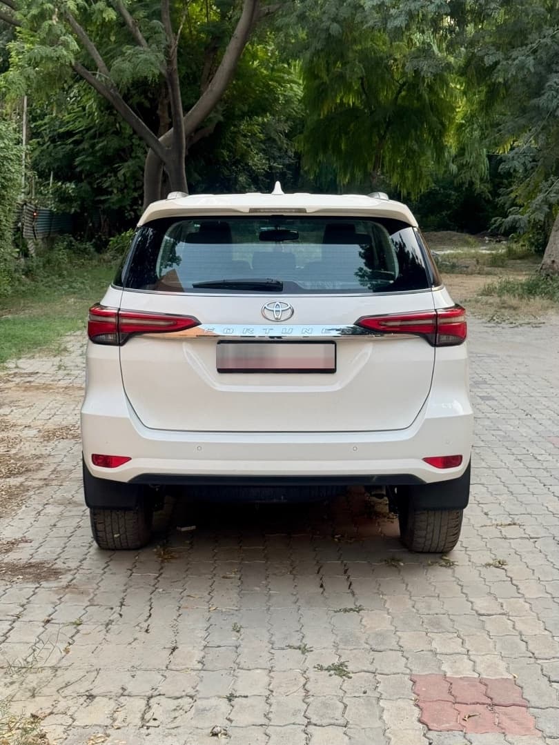 EXTERIOR image for Fortuner | Hooter