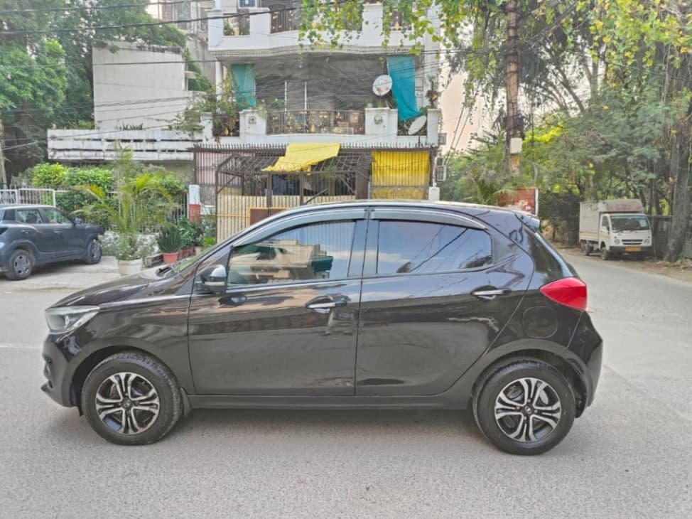 EXTERIOR image for TATA TIAGO CNG XZ+ 1.2 RTN BS6 | Hooter