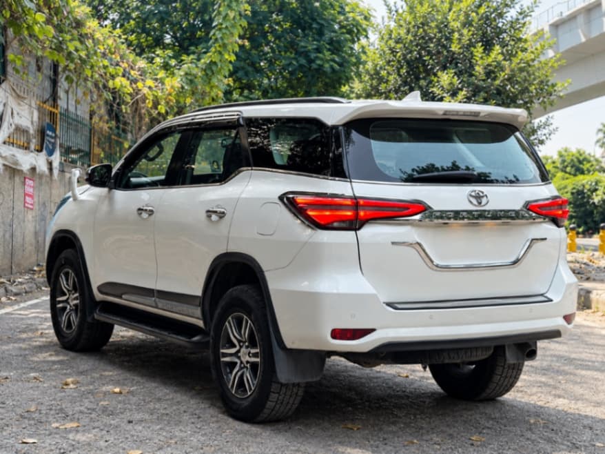 EXTERIOR image for Fortuner | Hooter
