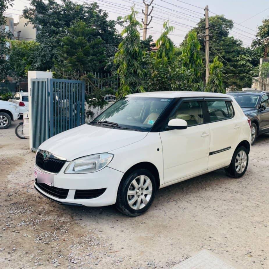 EXTERIOR image for Fabia | Hooter