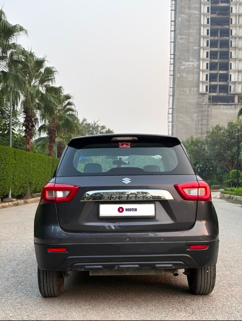 EXTERIOR image for V. BREZZA LXI | Hooter