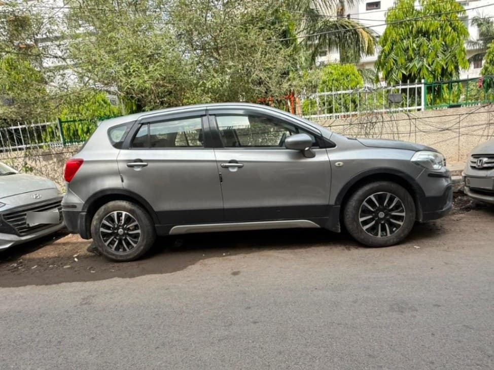 EXTERIOR image for S-CROSS SMART HYBRID SIGMA | Hooter
