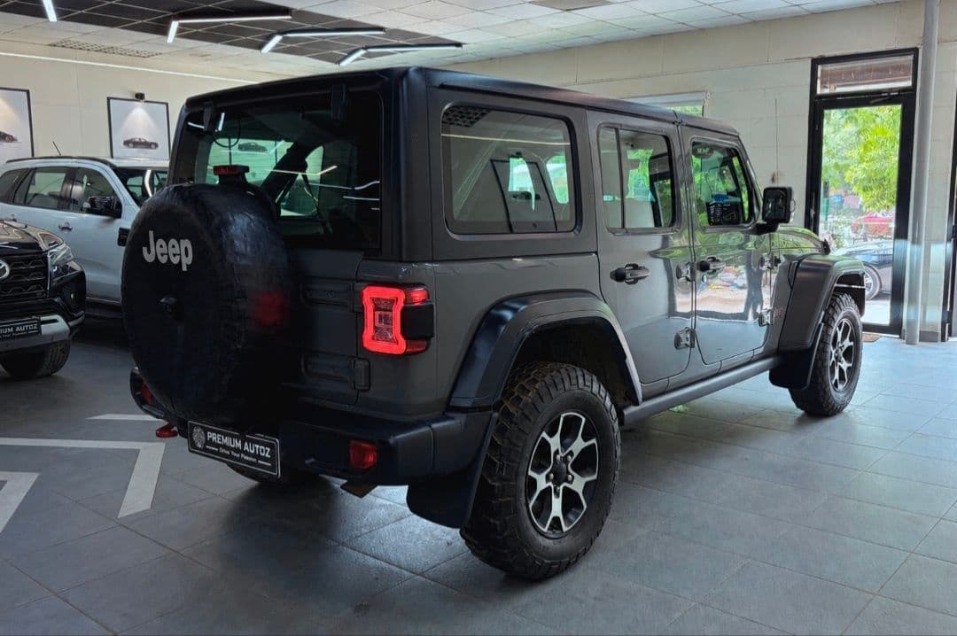 EXTERIOR image for Wrangler | Hooter