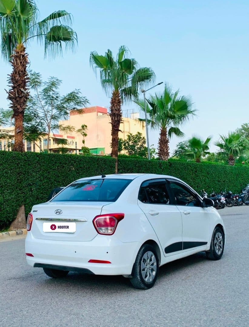 EXTERIOR image for Xcent VTVT S Solid | Hooter
